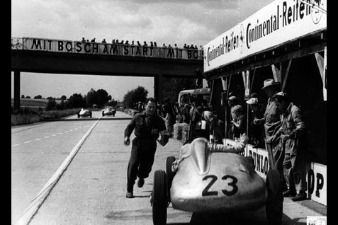 Foto Rivalen am Steuer
